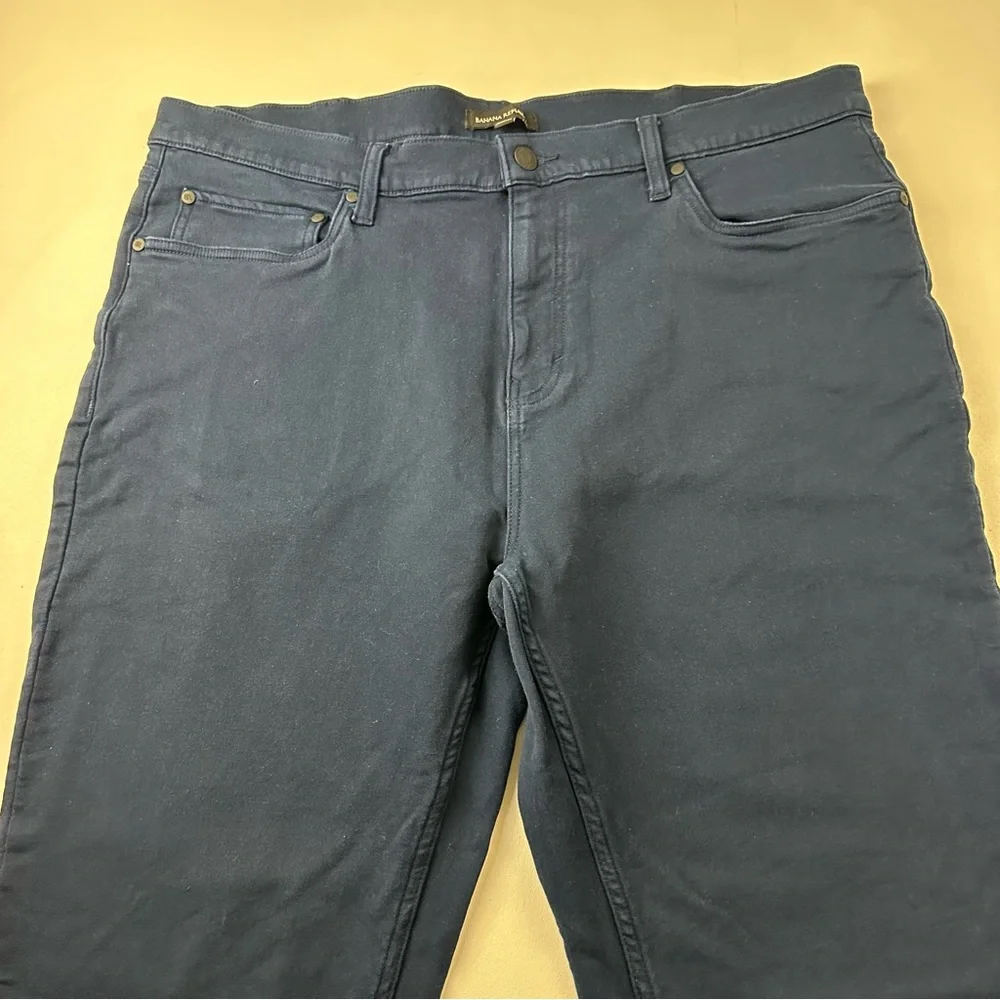 Men’s size 40/32 Banana Republic straight fit navy blue‎ pants